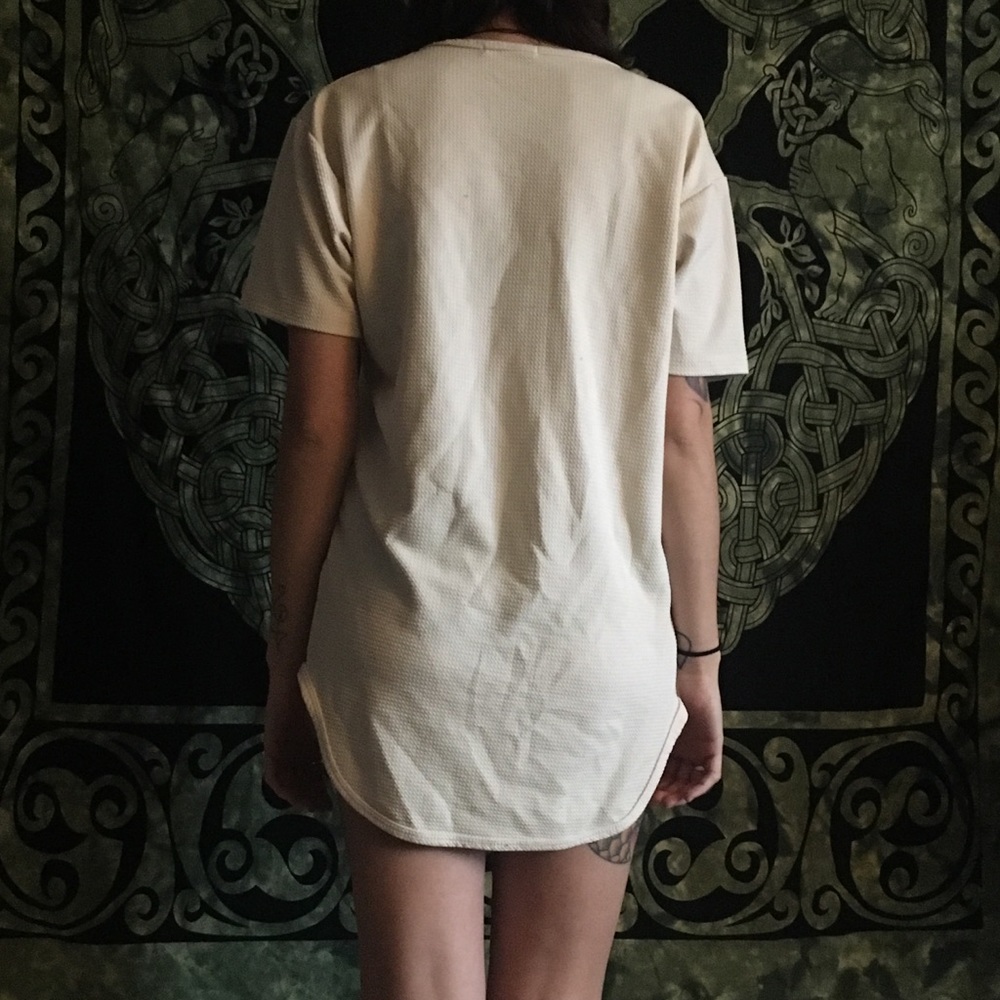 Cream shirt - Picture 2 of 2
